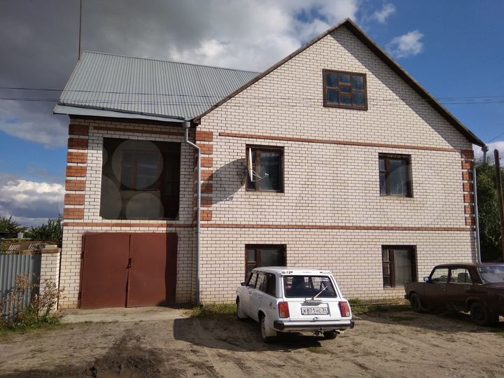 Коттедж 310 м² на участке 4,7 сот.