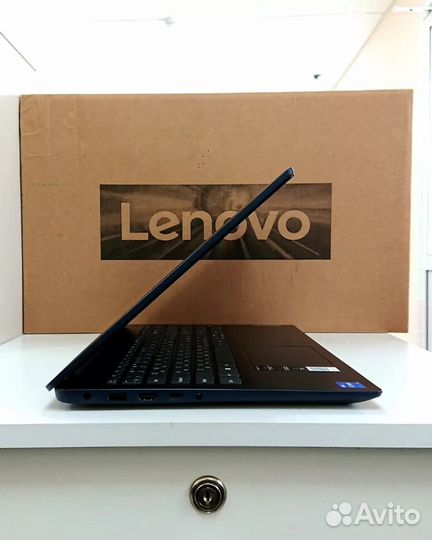 Ноутбук Lenovo IdeaPad 3 (i5-1235U/8Gb/512Gb/UHD)
