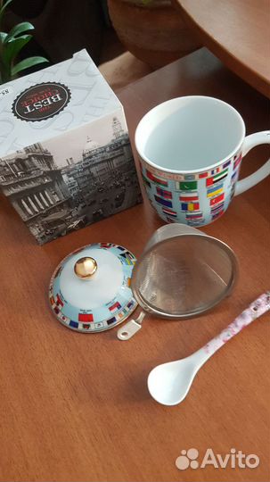 Две кружки новые фарфоровые заварочные с ситом
