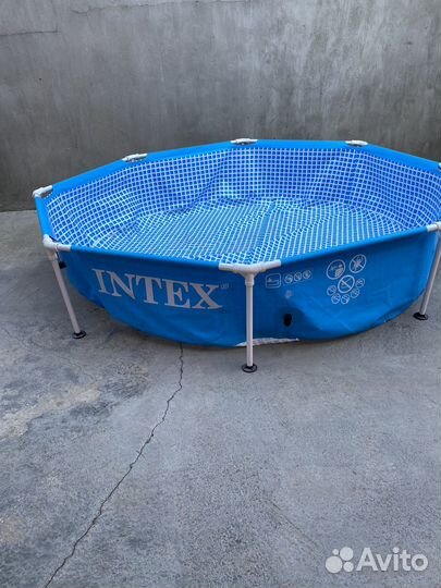 Каркасный бассейн intex