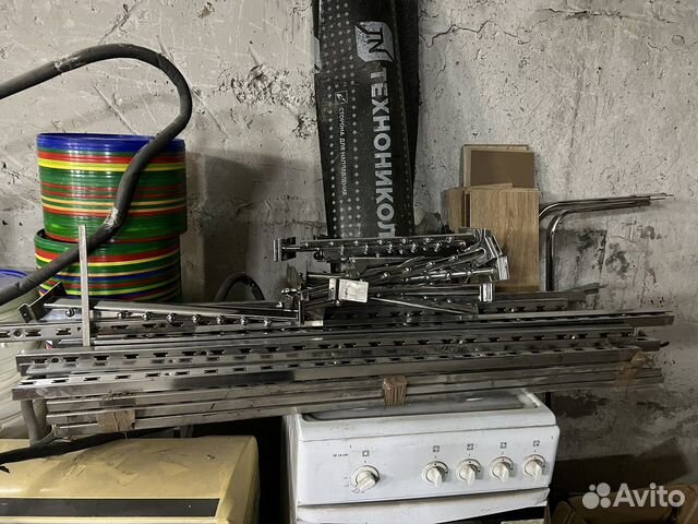 Вешалка настенная металлическая