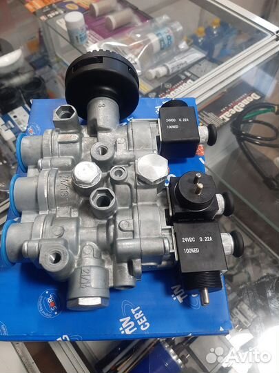 Клапан пневмоподвески Daf