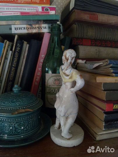 Настольная фигурка