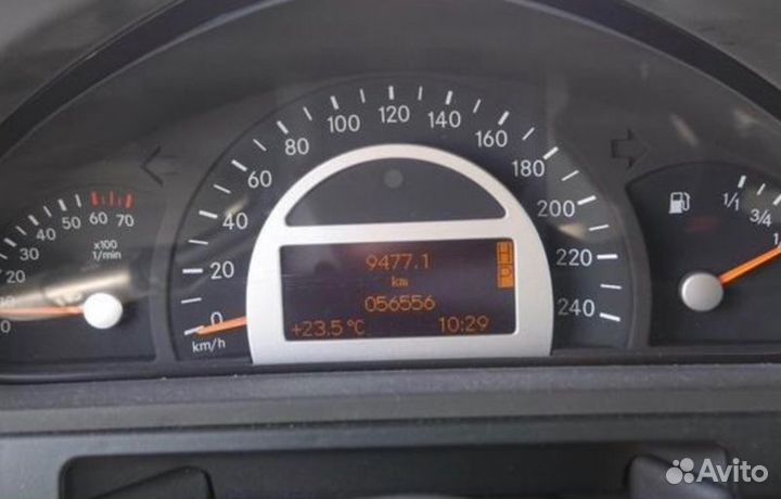 Корпус воздушного фильтра Mercedes-Benz G-Class