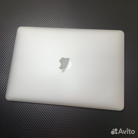 Macbook air 13 2015 8/128 (Идеальный)