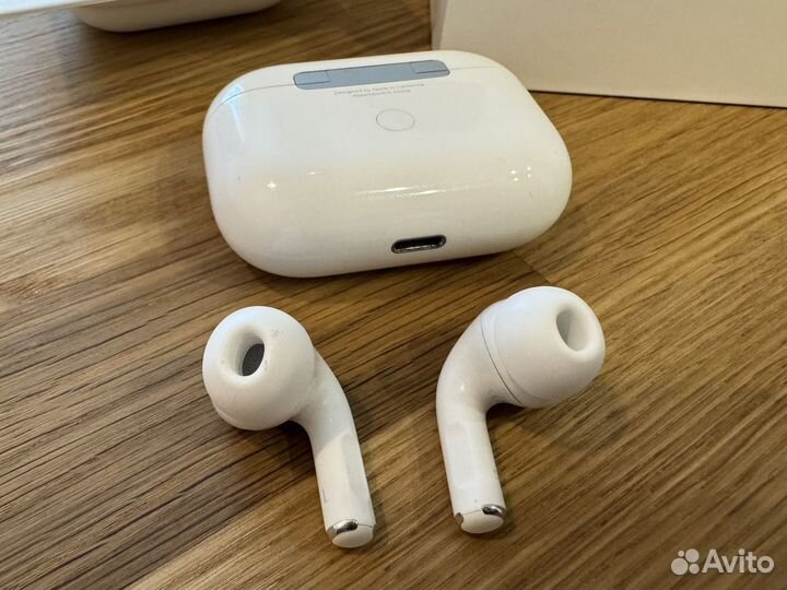 Apple AirPods Pro (1 поколение, оригинал)