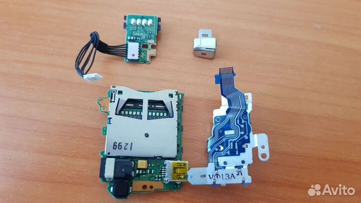 Видеокамера Panasonic HC-V210 на запчасти