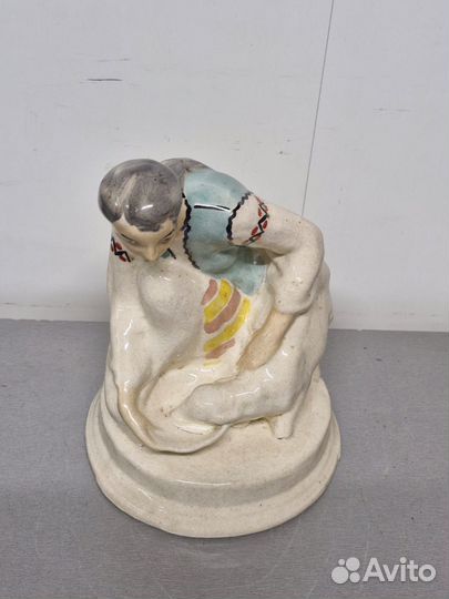 Статуэтка фаянс 