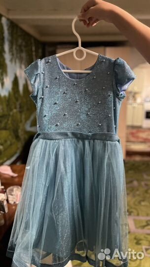 Продам платья на девочку 5-6 лет (36 размера)