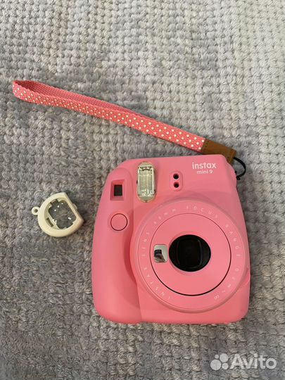 Продам фотоаппарат instax mini 9