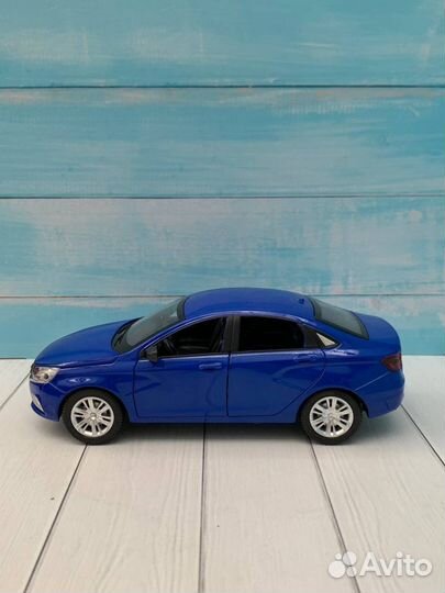 LADA Vesta седан моделька авто/игрушка 1:24