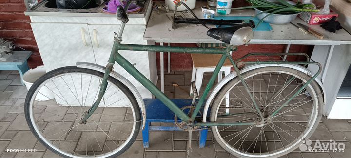 Подаю велосипед старого образца 2010 г