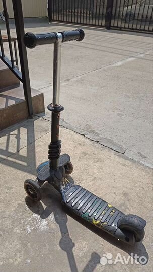 Детский четырехколесный велосипед бу + самокат