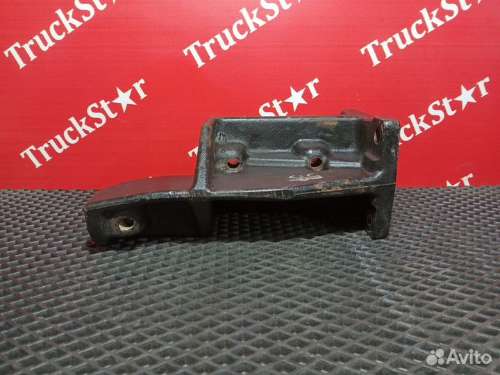 Кронштейн бампера переднего левый Renault T