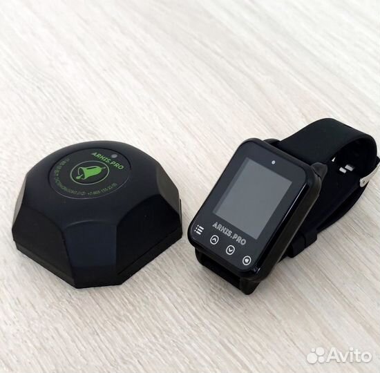 Кнопка вызова персонала и часы, система вызова