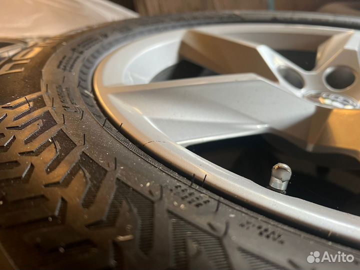 Nokian Tyres Hakkapeliitta 8 SUV 255/55 R19 111T