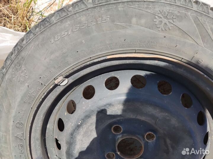 Roadstone Winguard WinSpike 185/60 R15 92T