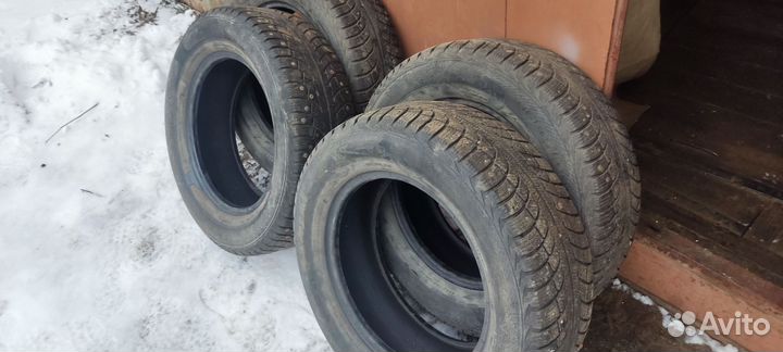 Gislaved Nord Frost 5 215/65 R16 102M