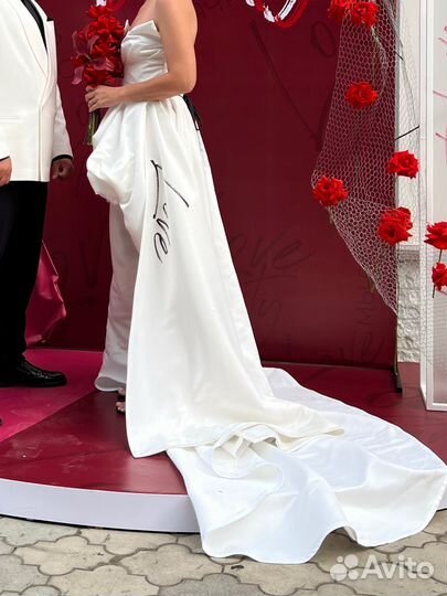 Свадебное платье