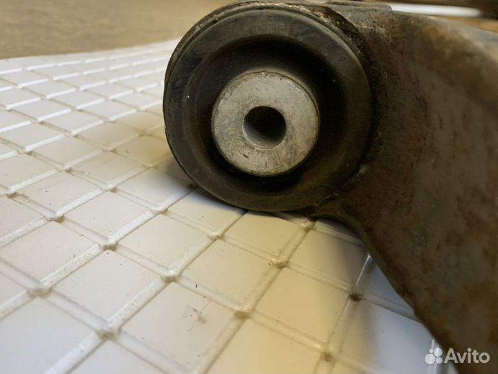 Рычаг передний нижний левый Mercedes W164