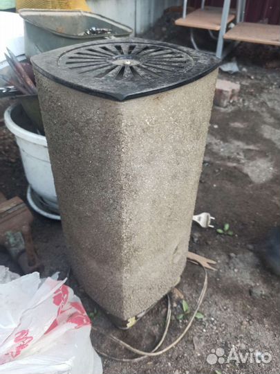 Колонка с голосовым помощником СССР