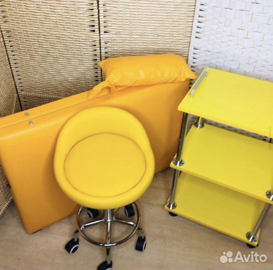 Кушетка в ярком желтом цвете + доставка