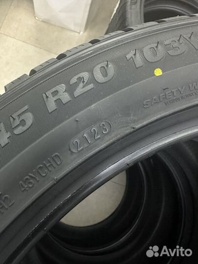 Kumho WinterCraft WP72 245/45 R20 103V