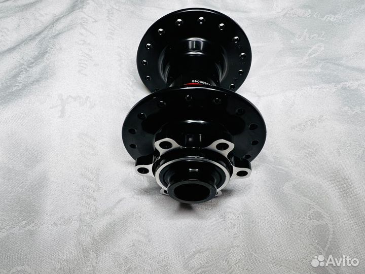 Втулка Novatec под ось 100х15мм 32 спицы