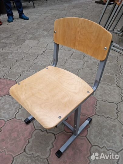 Стул школьный