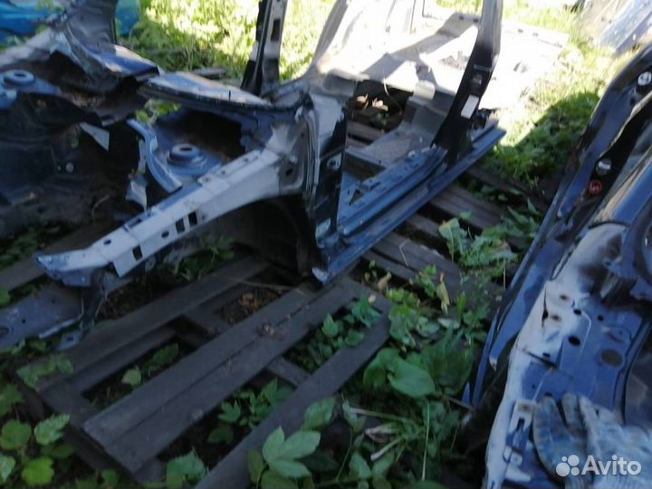 Порог со стойкой левый VW Golf VI 2009-2012