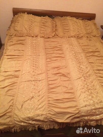 Комплект: 2х сп.покрывало с 2 навол и шторами нов