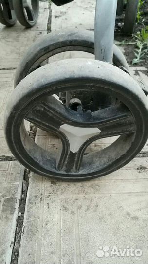 Коляска без колеса