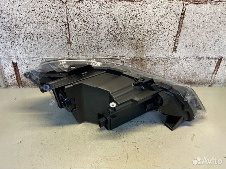 Фара левая Volkswagen Polo 5 2009-2020