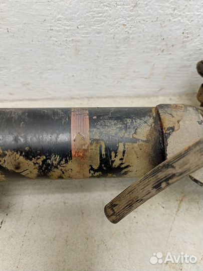 Стойка передняя правая в сборе