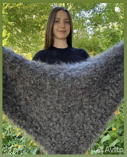 Пуховая косынка серая кудрявая