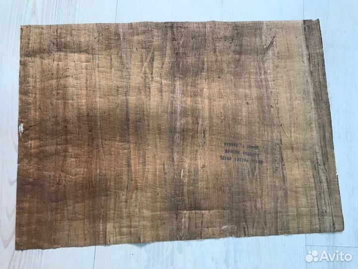 Египетский папирус в рамке под стеклом