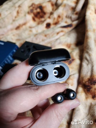 Беспроводные наушники Moto buds 120