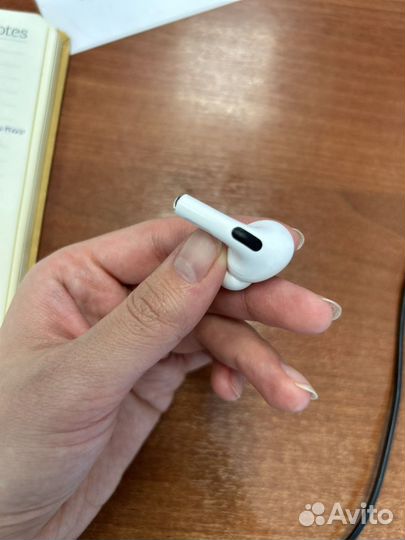 Airpods pro наушник правый + чехол