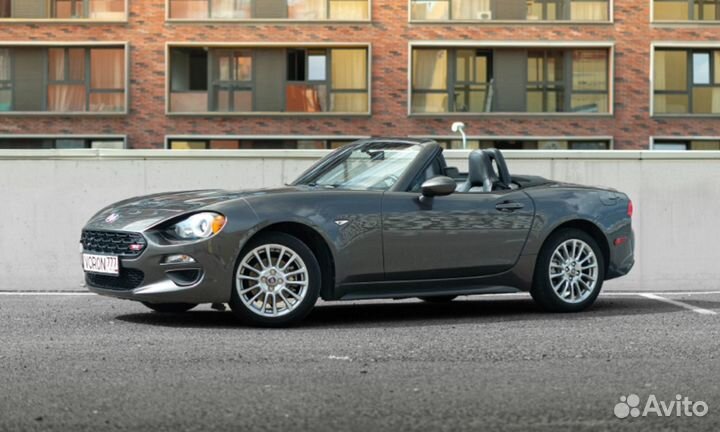 Аренда Fiat 124 Spider от одной минуты в Москве