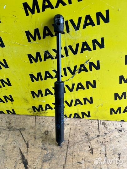 Амортизатор капота передний Bmw 5-Series F10 2010