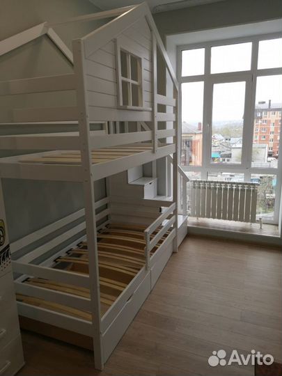 Двухъярусная кровать с Комодом