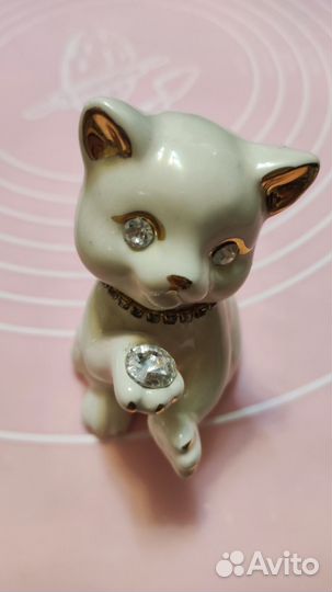 Фарфоровые статуэтки кошки