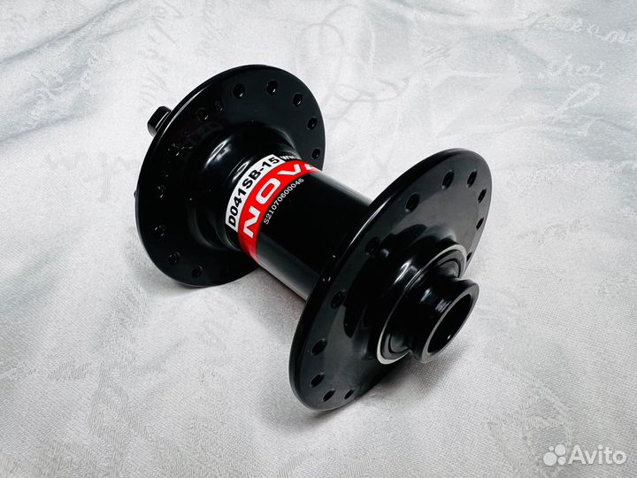 Втулка Novatec под ось 100х15мм 32 спицы