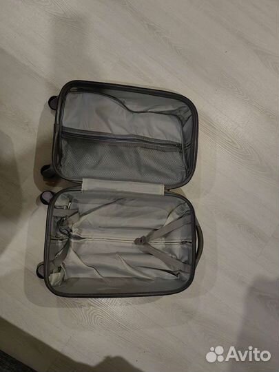 Детский чемодан на колесиках