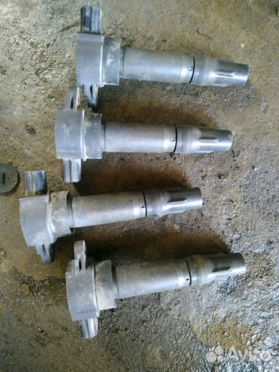 Катушка зажигания Mitsubishi Colt 1.3 2006 г