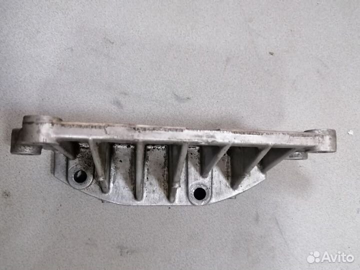 Кронштейн кпп Mitsubishi Outlander (CU) 2001-2008