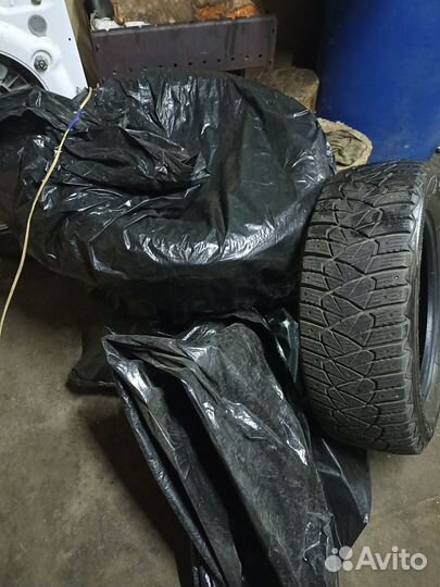 Goodyear Ultragrip 600 215/65 R16