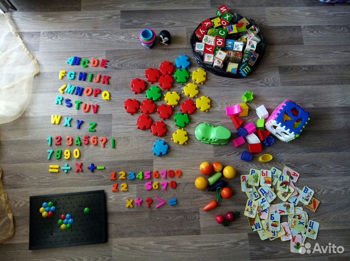 Развивающие игрушки пакетом