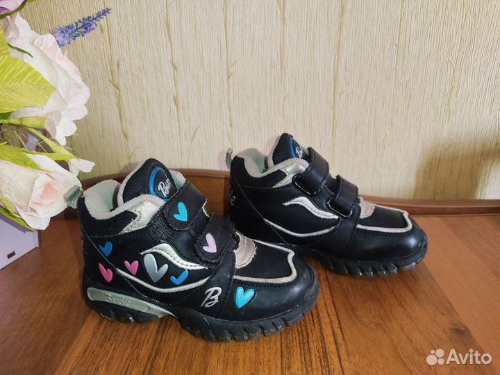 Ботинки для девочки 24