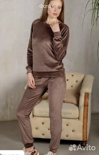 Костюмы, платья